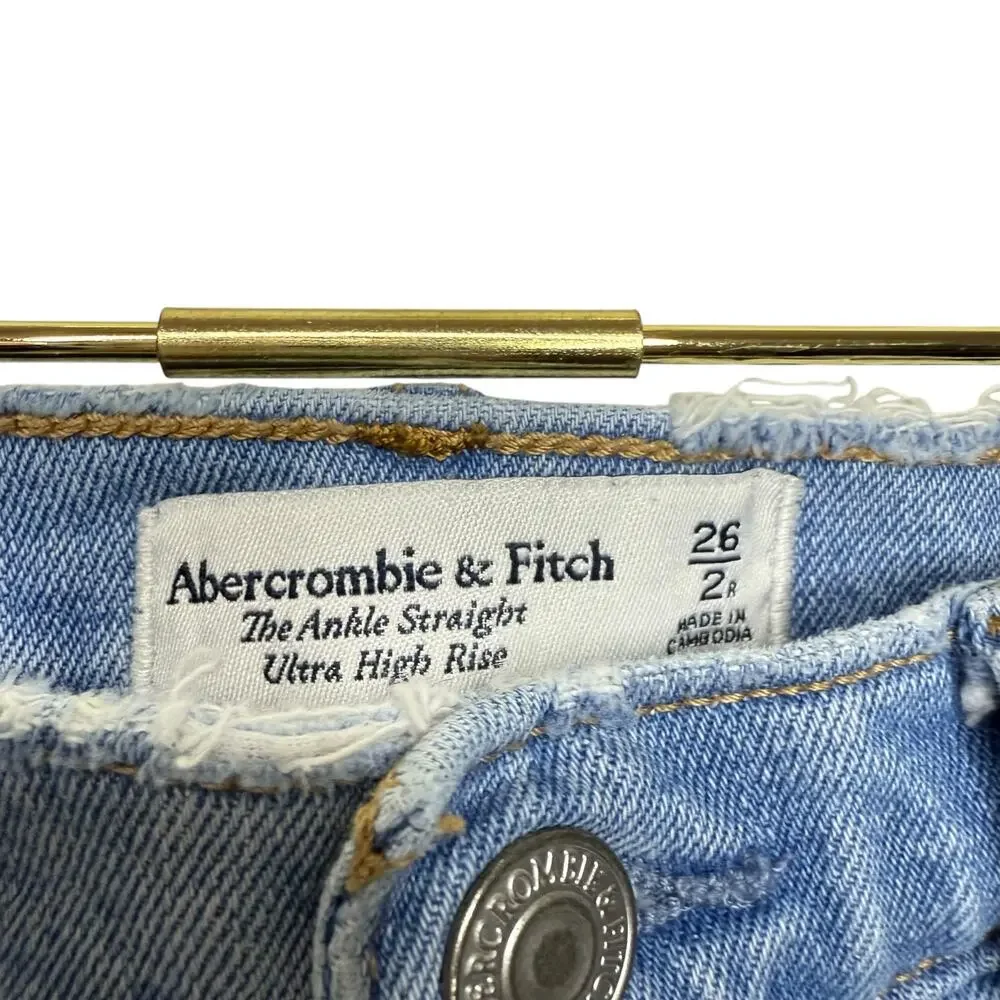 Abrecrombie & Fitch The Ankle Straight Ultra High Rise Lt Blue‎ Wash Women 2/26